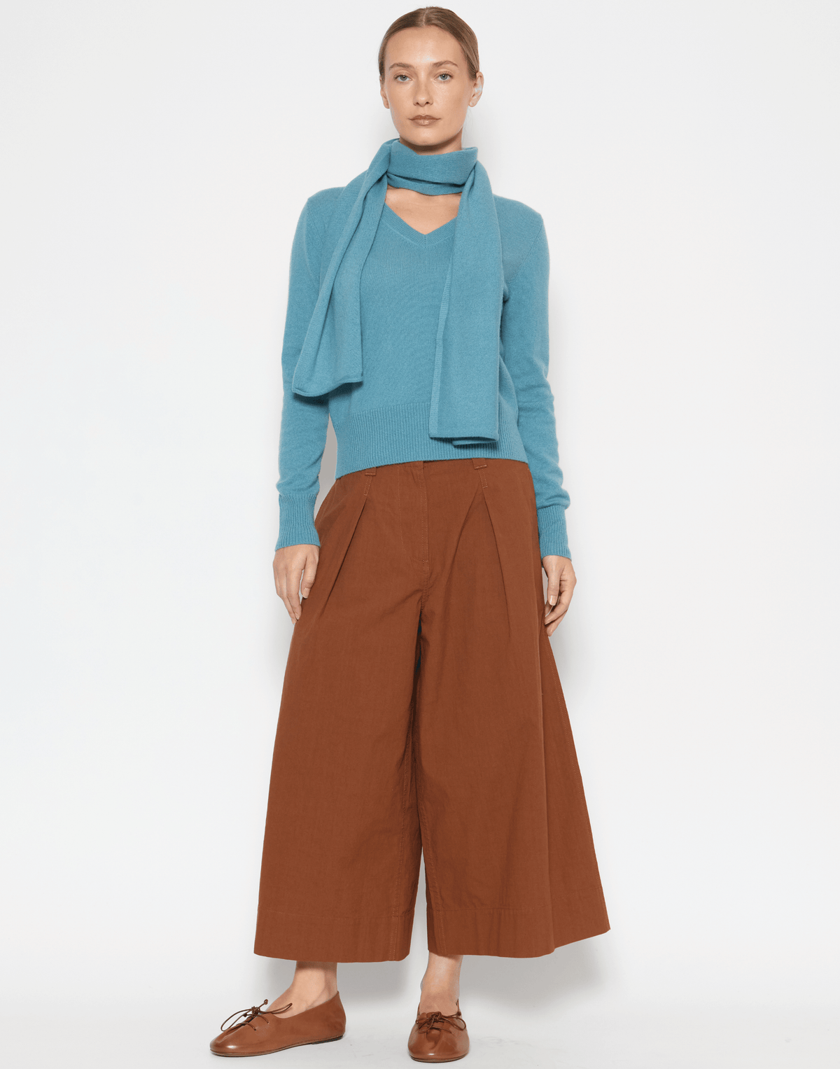 Lake Blue Cashmere Essential V Neck Pullover