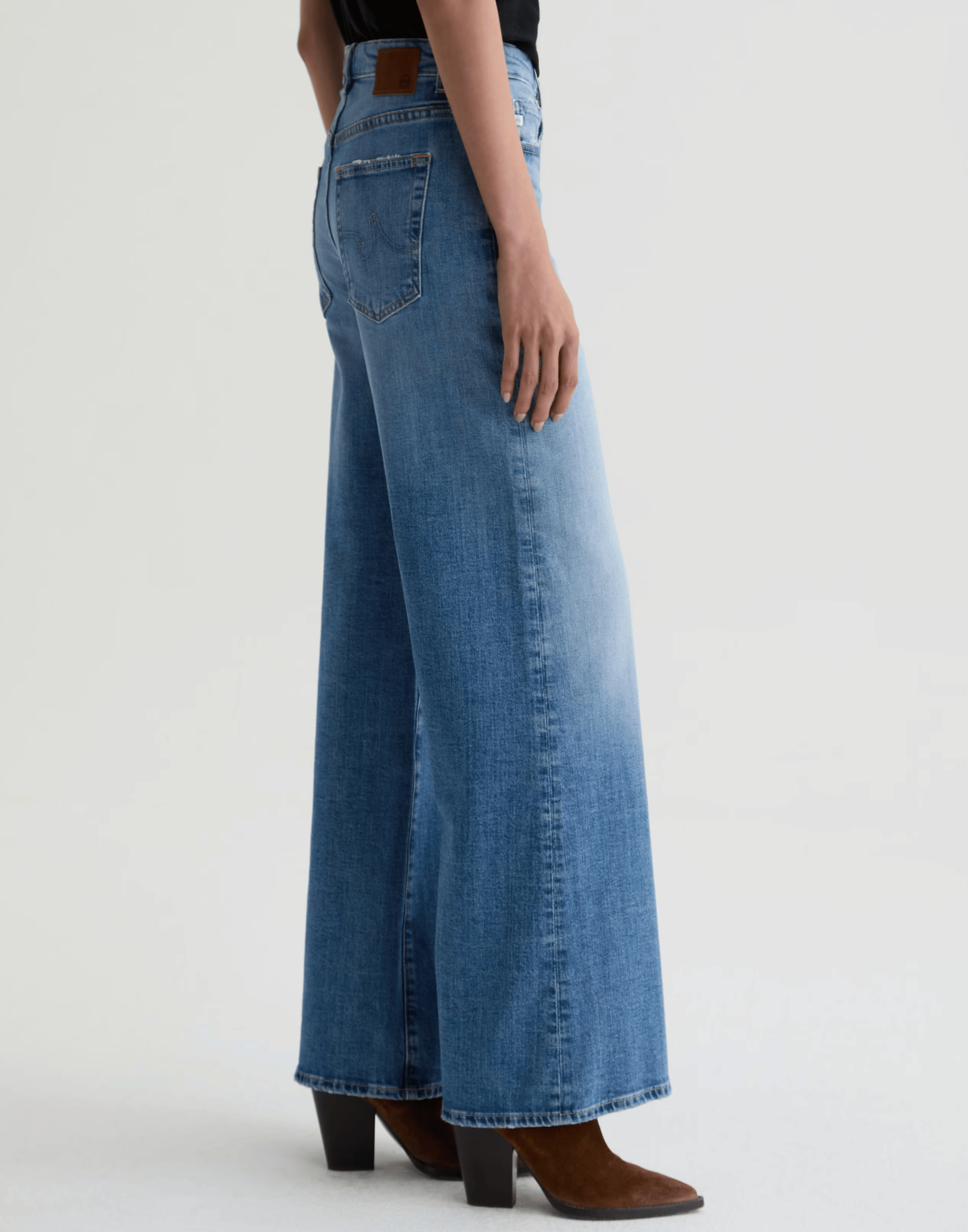 American West Mid-Rise Saige Jeans