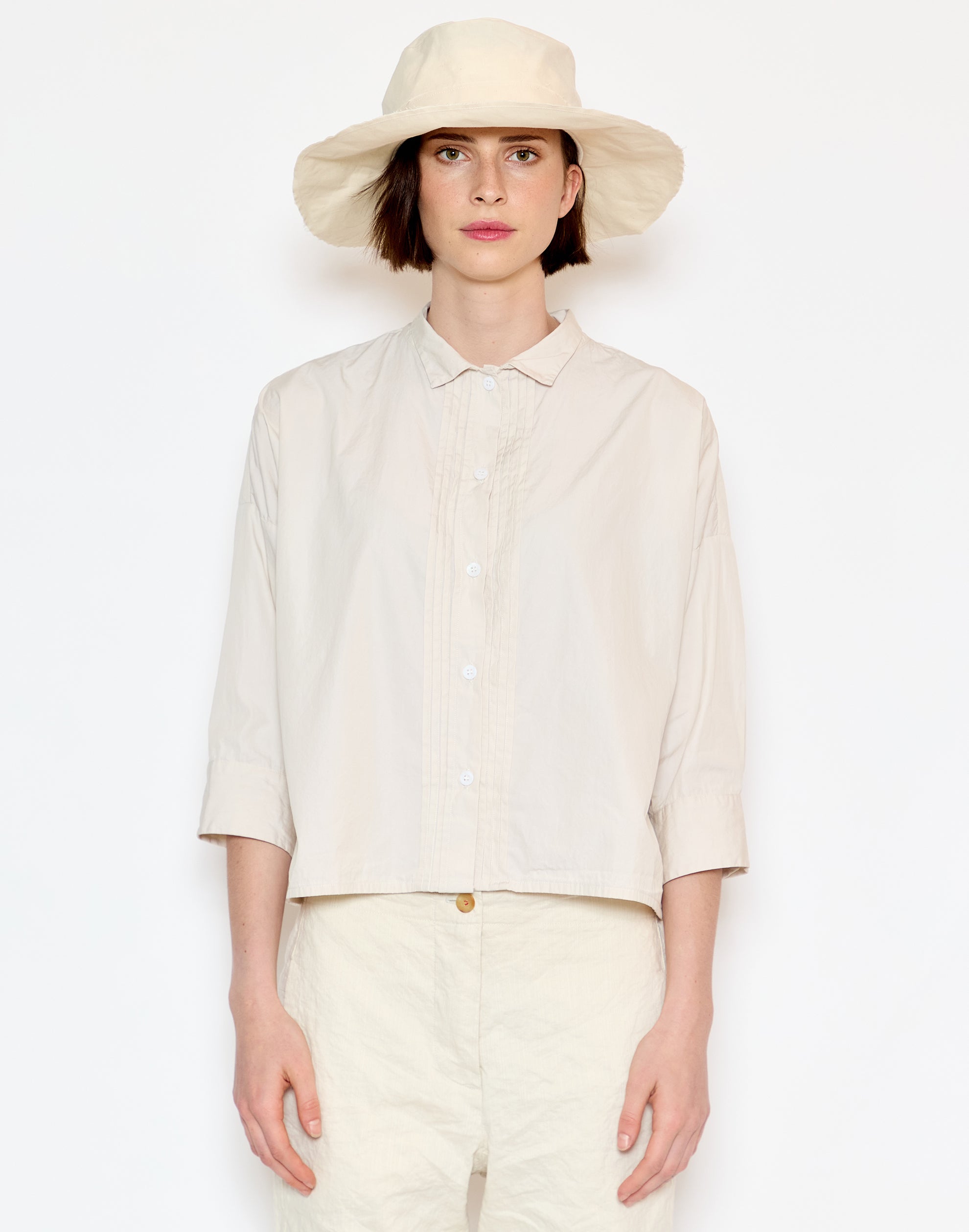 Ecru Waxed Cotton Walk Time Short Hat