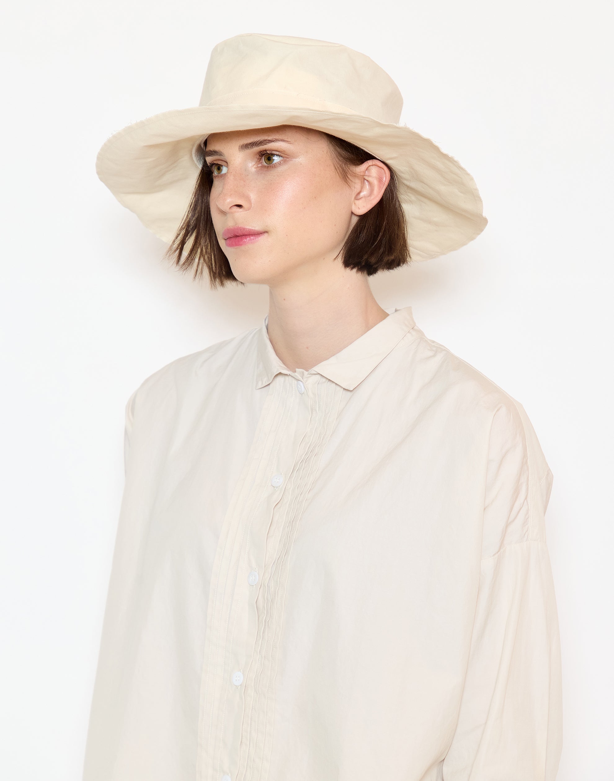 Ecru Waxed Cotton Walk Time Short Hat