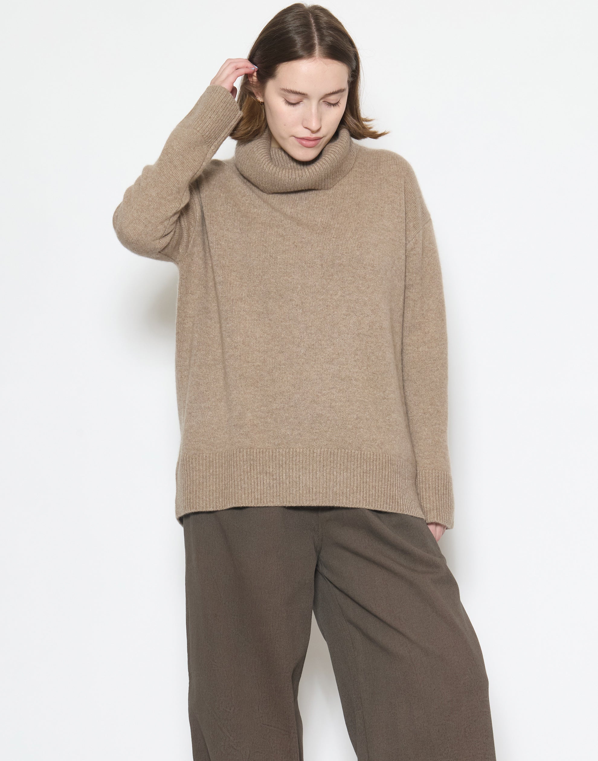 Shiitake Raw Cashmere Chunky Rollneck Pullover