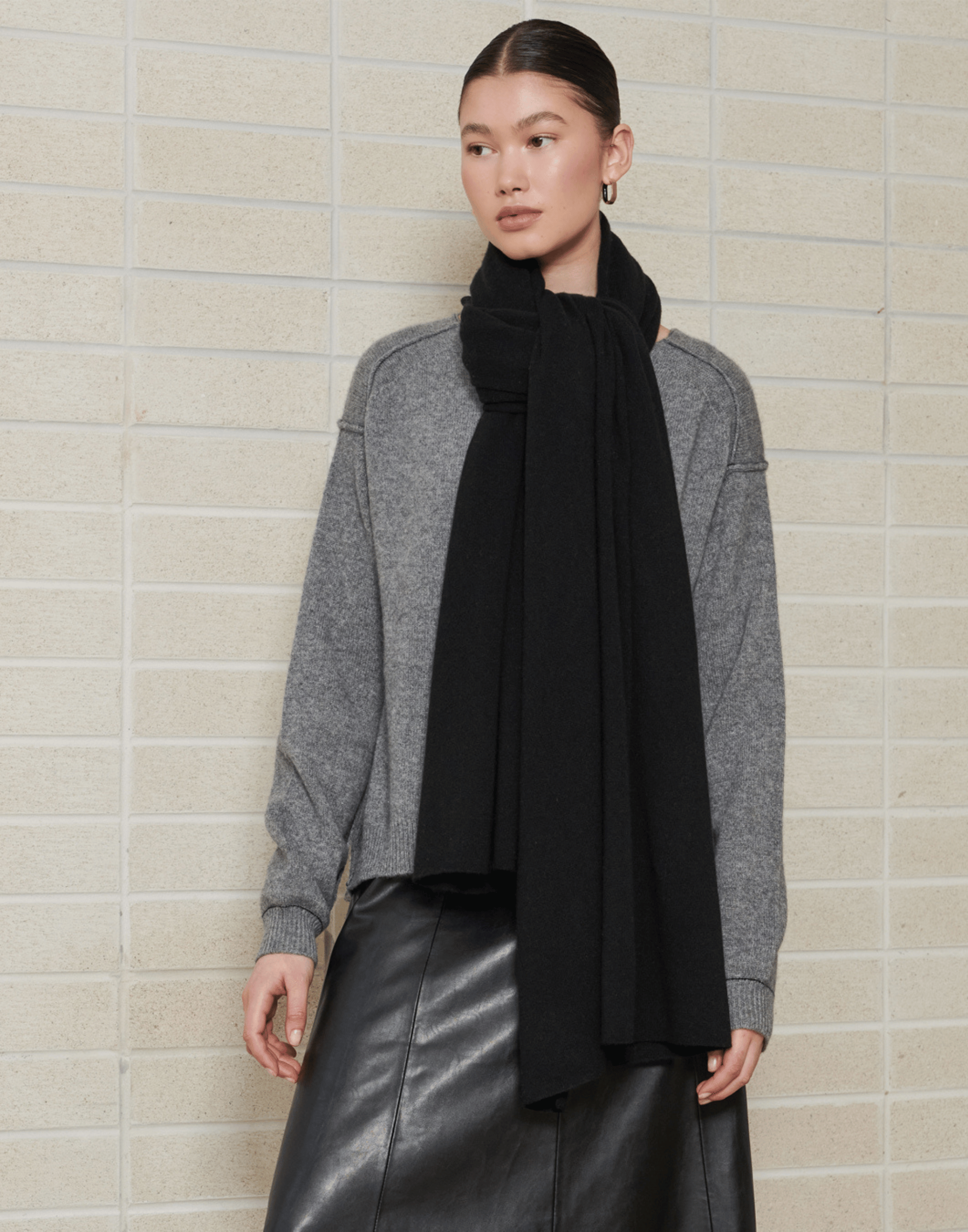Black Cashmere Oversized Travel Wrap