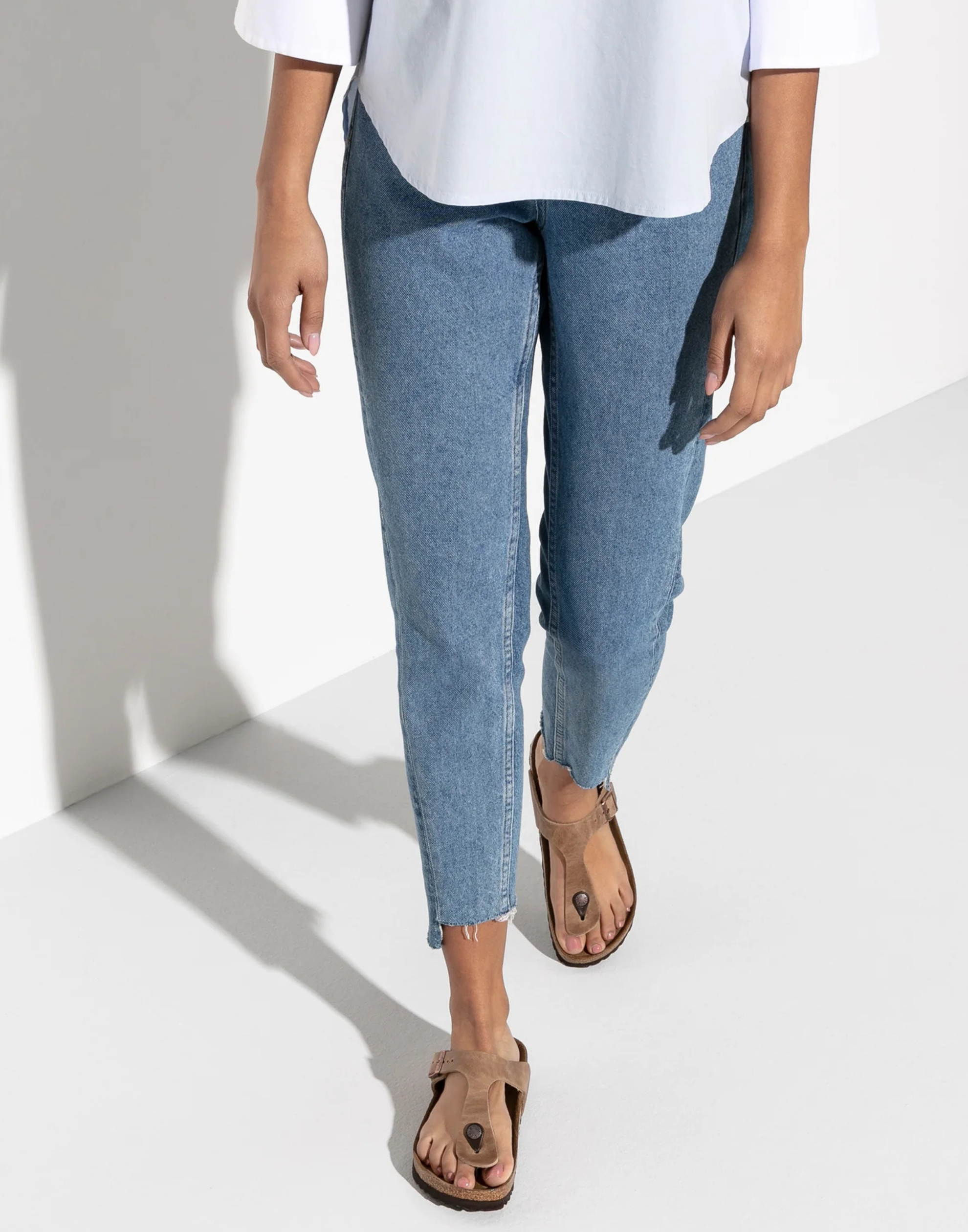 Regular Tobacco Oiled Leather Gizeh Sandals