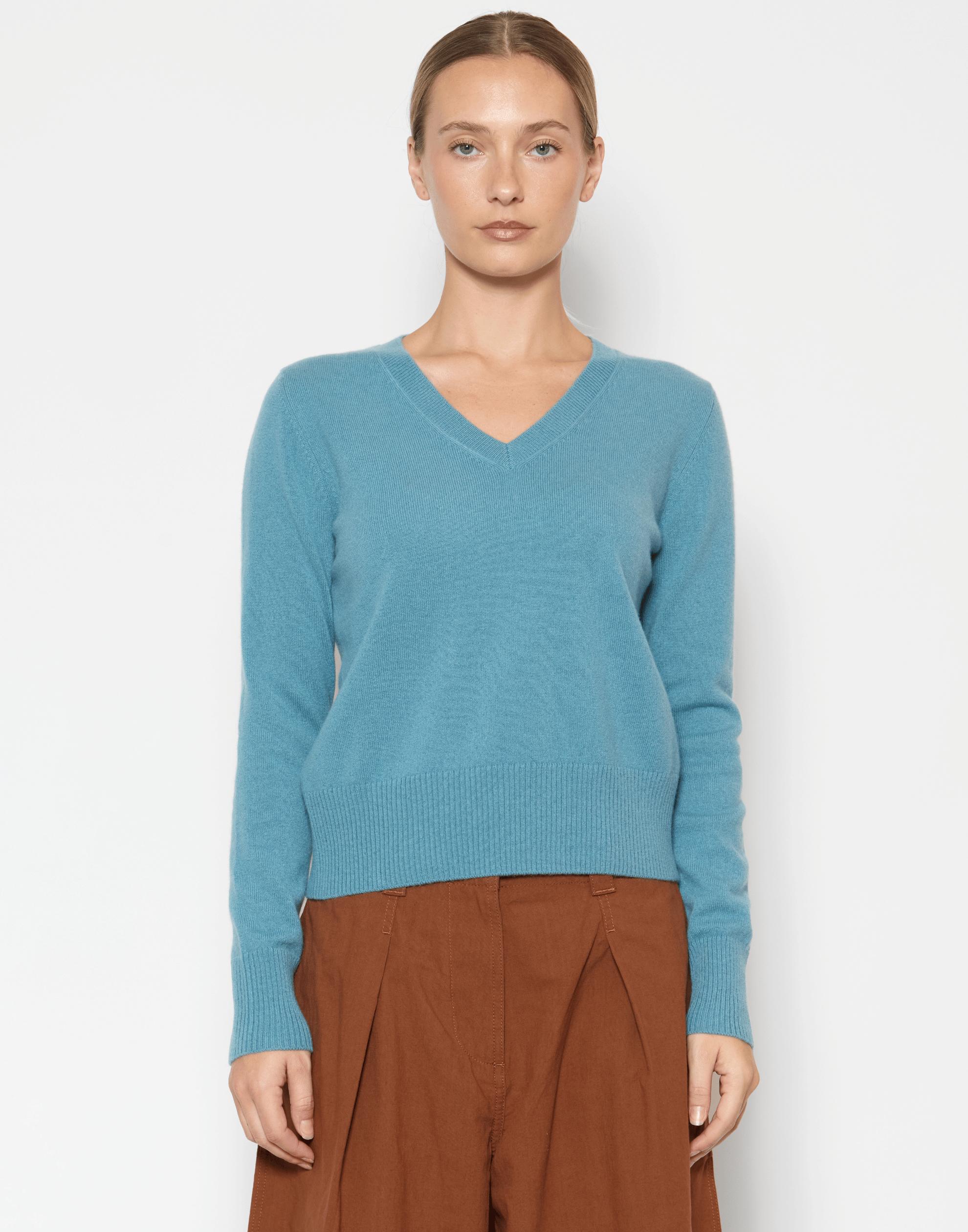 Lake Blue Cashmere Essential V Neck Pullover