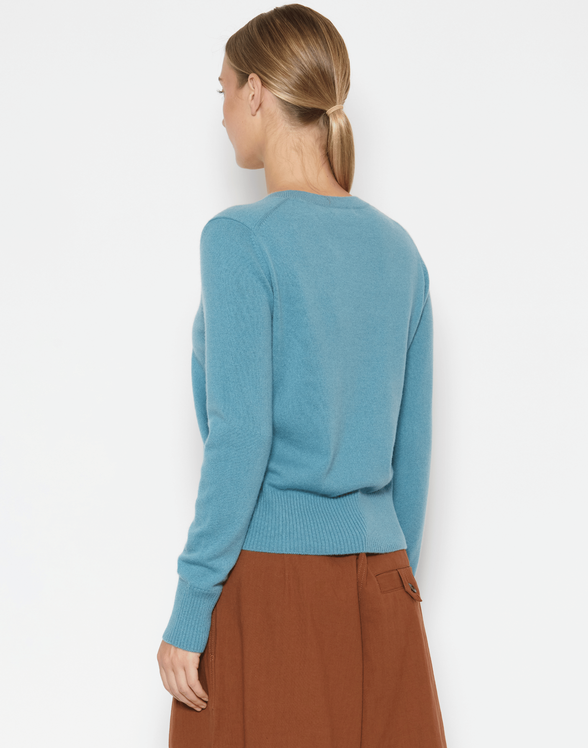 Lake Blue Cashmere Essential V Neck Pullover