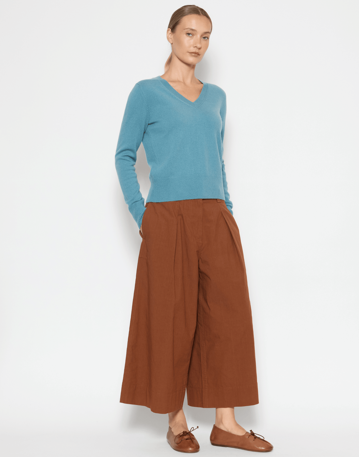 Lake Blue Cashmere Essential V Neck Pullover
