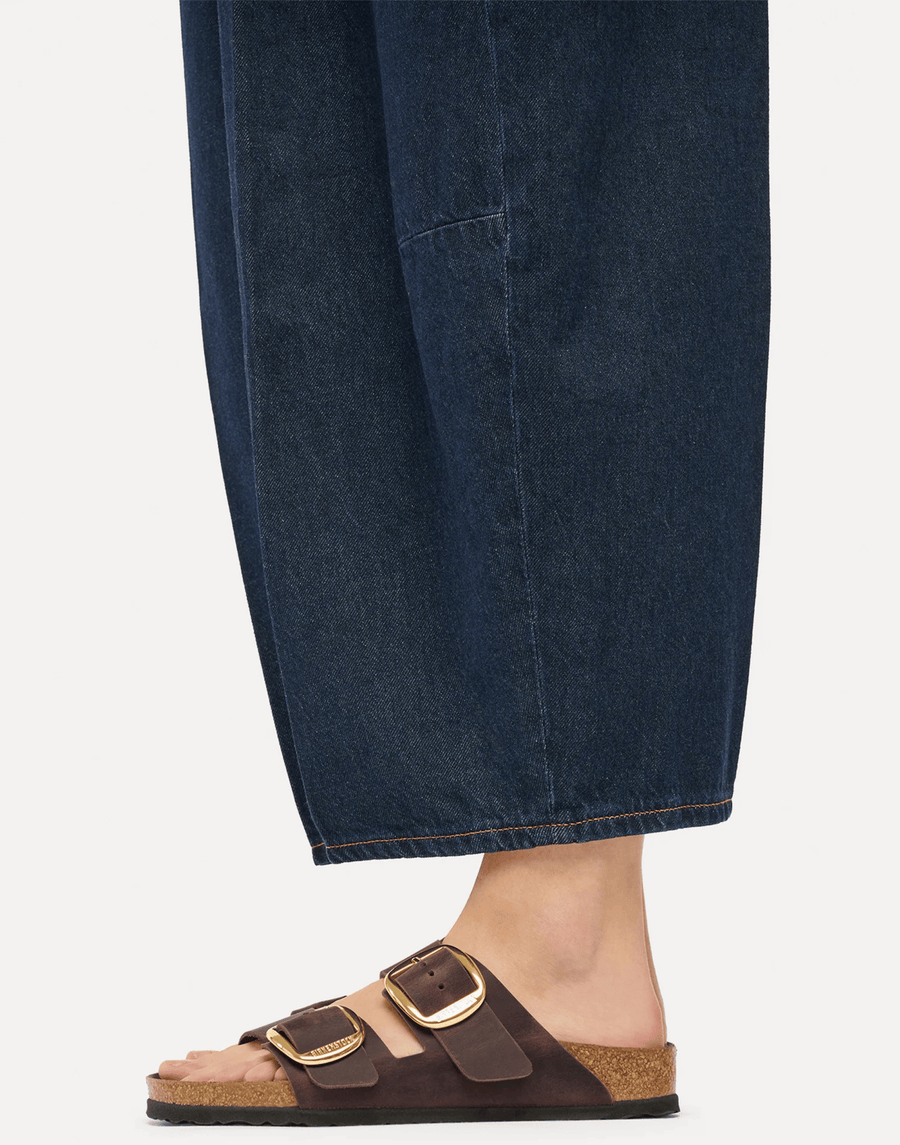 Regular Black Oiled Leather Big Buckle Arizona Sandals