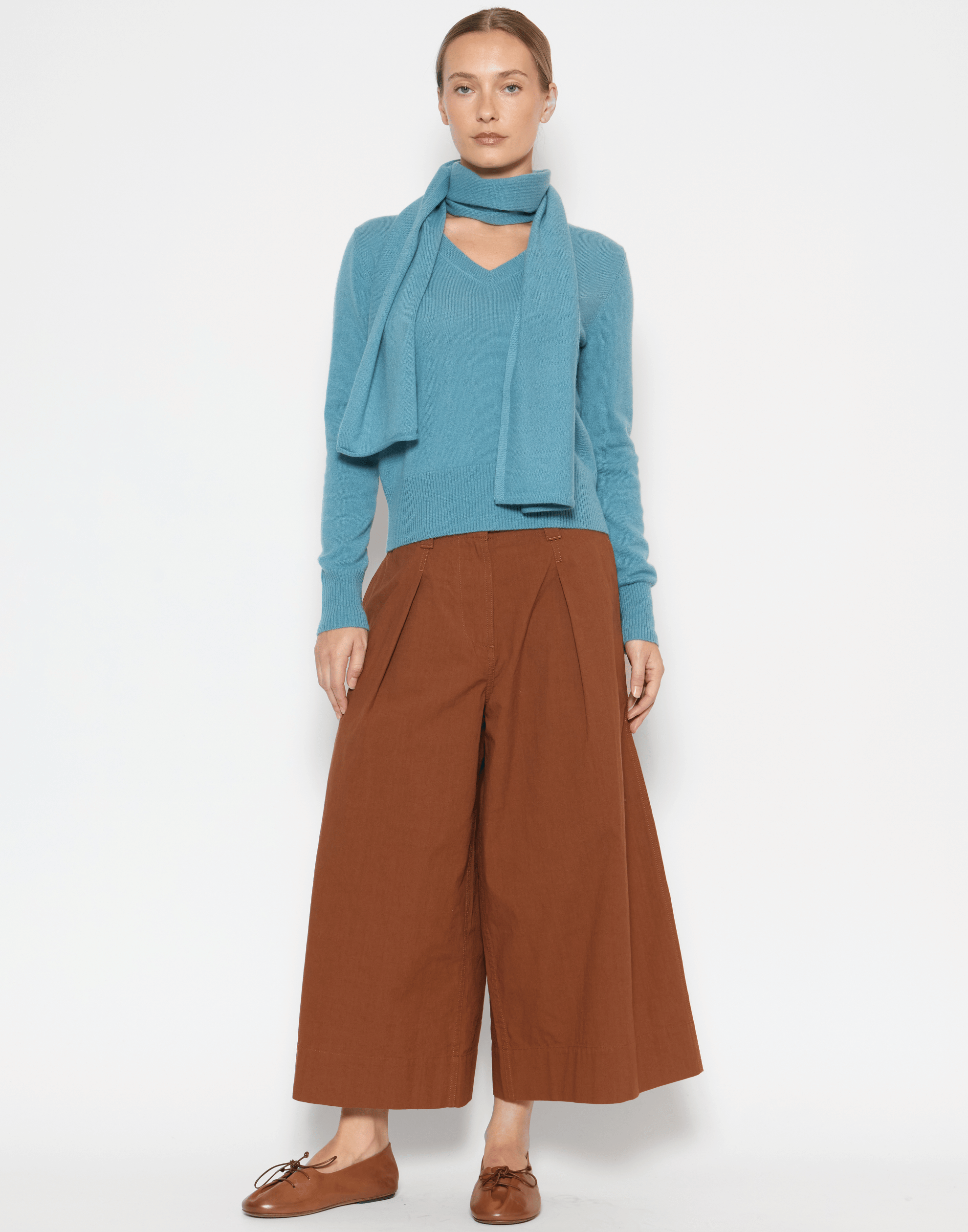 Lake Blue Cashmere Essential V Neck Pullover
