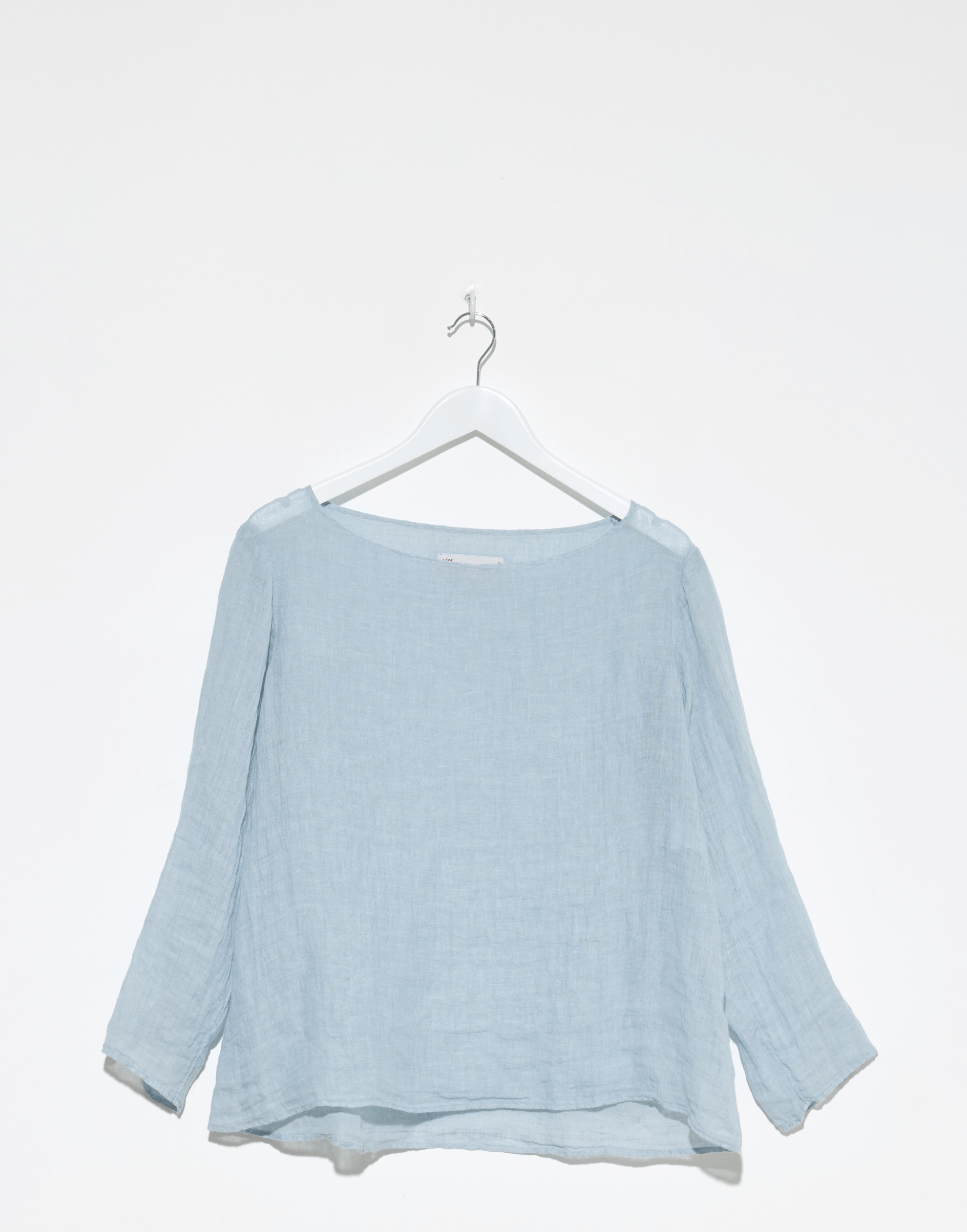 manuelle-guibal-moonish-blue-linen-yilin-top.jpeg