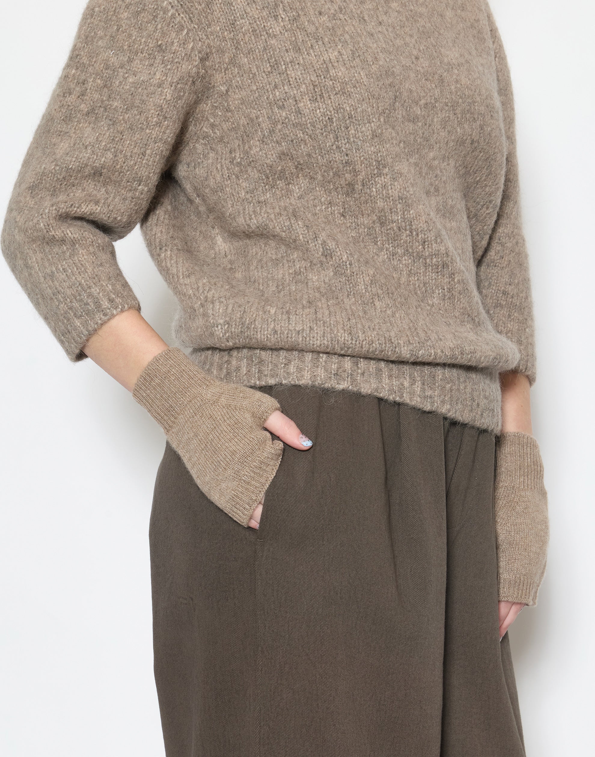 Shiitake Raw Cashmere Fingerless Mittens