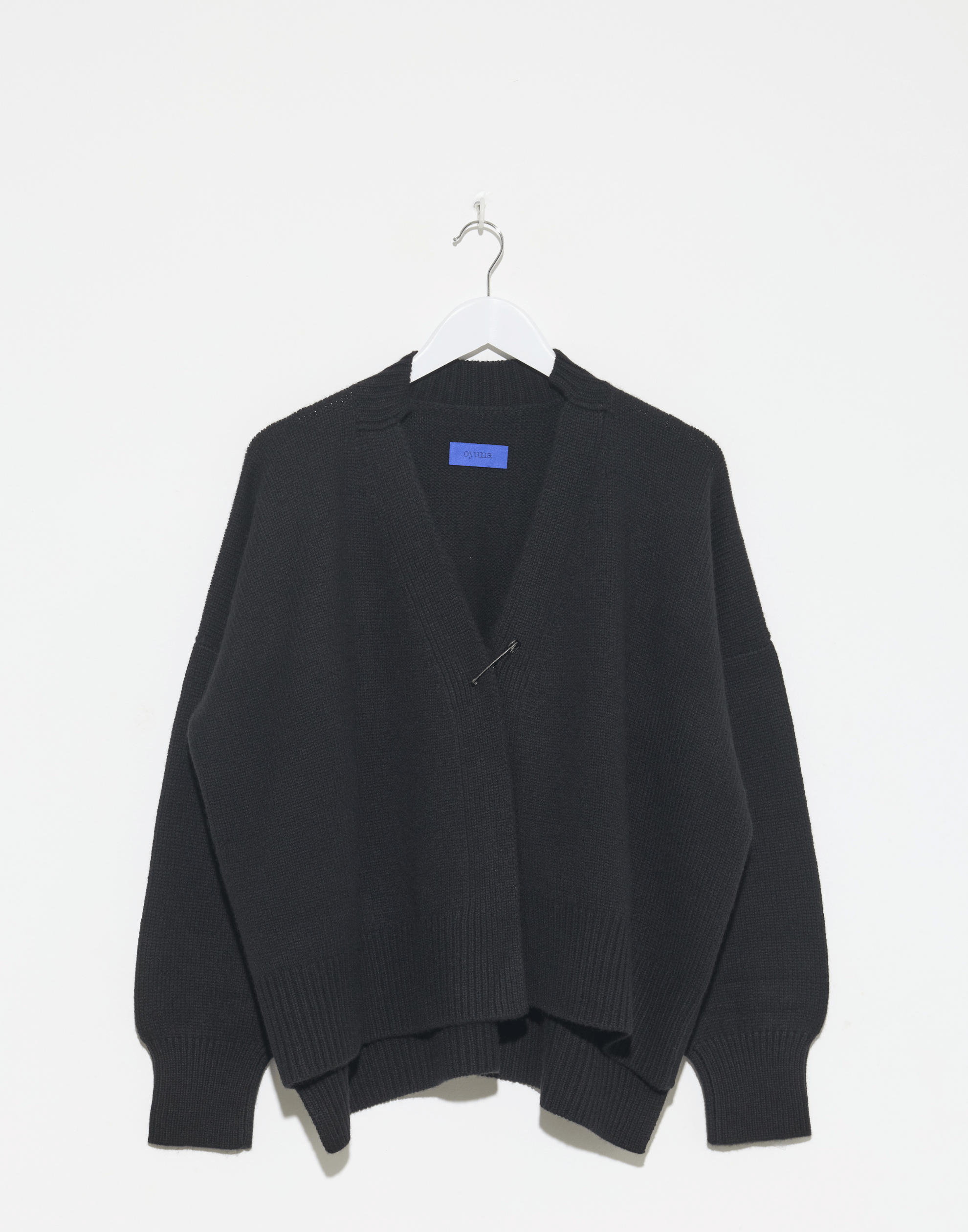 oyuna-black-cashmere-aire-chunky-cardigan.jpeg