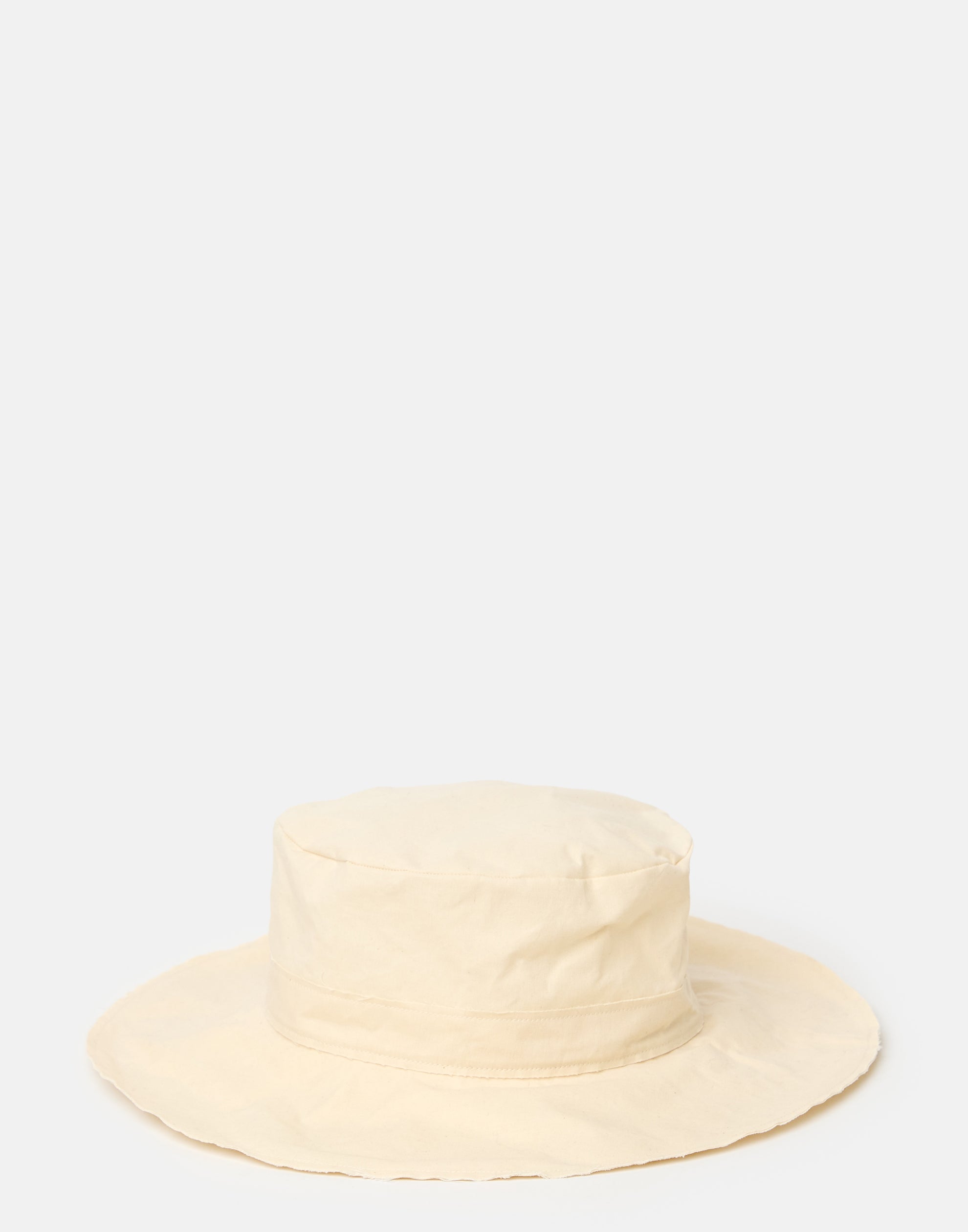 scha-ecru-waxed-cotton-walk-time-short-hat.jpeg