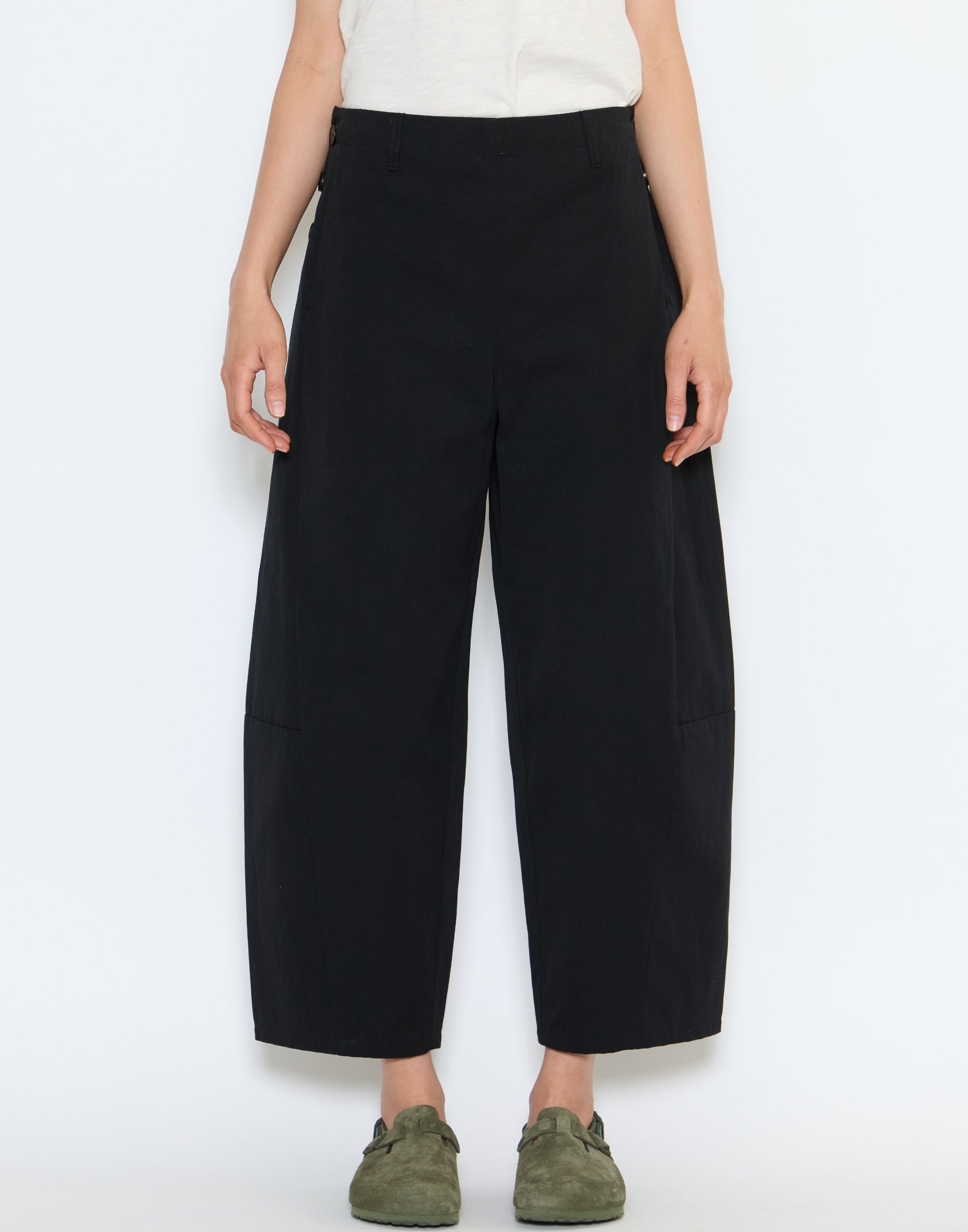 Black Cotton Linen Twisted Seam Trousers