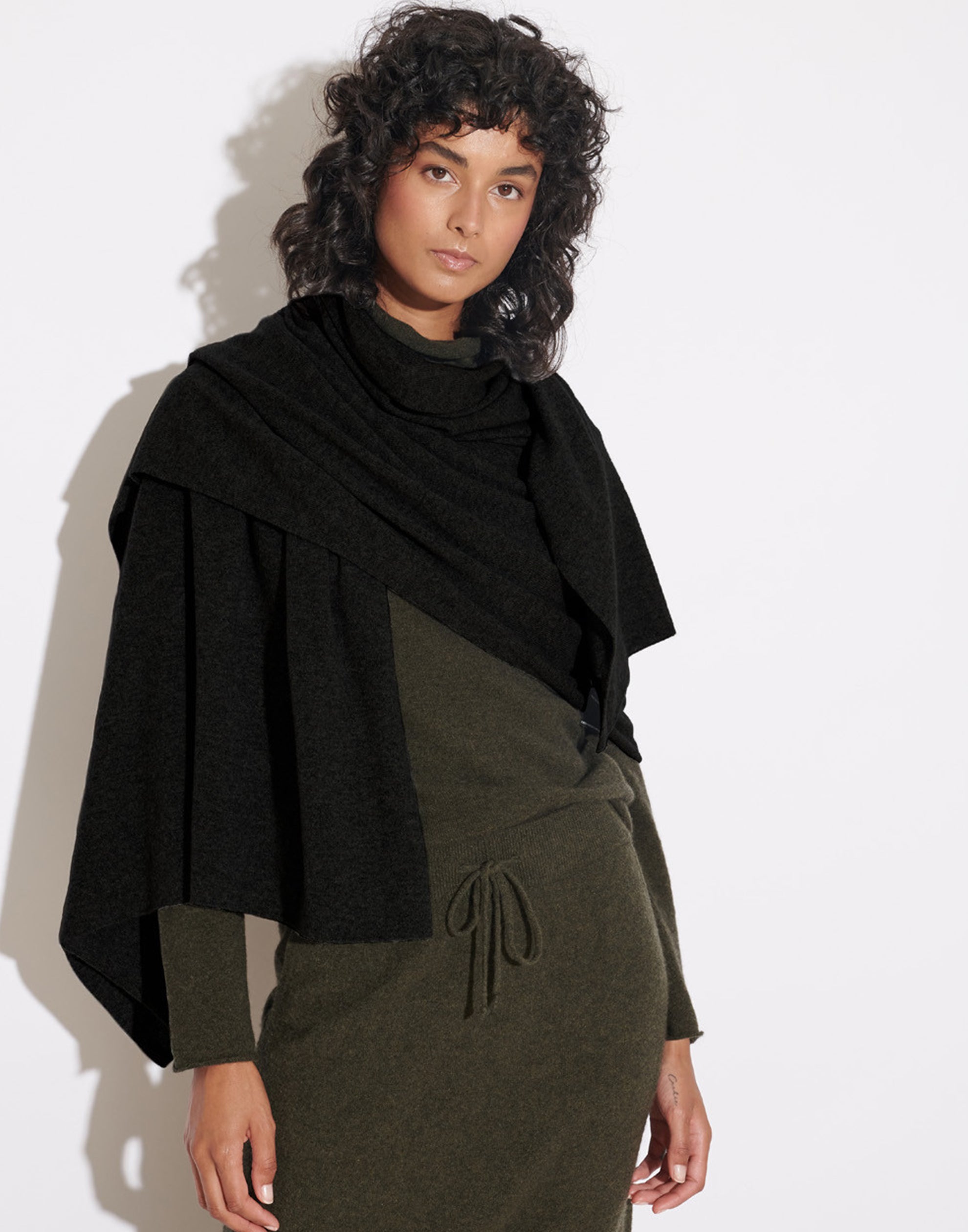 Black Cashmere Oversized Travel Wrap