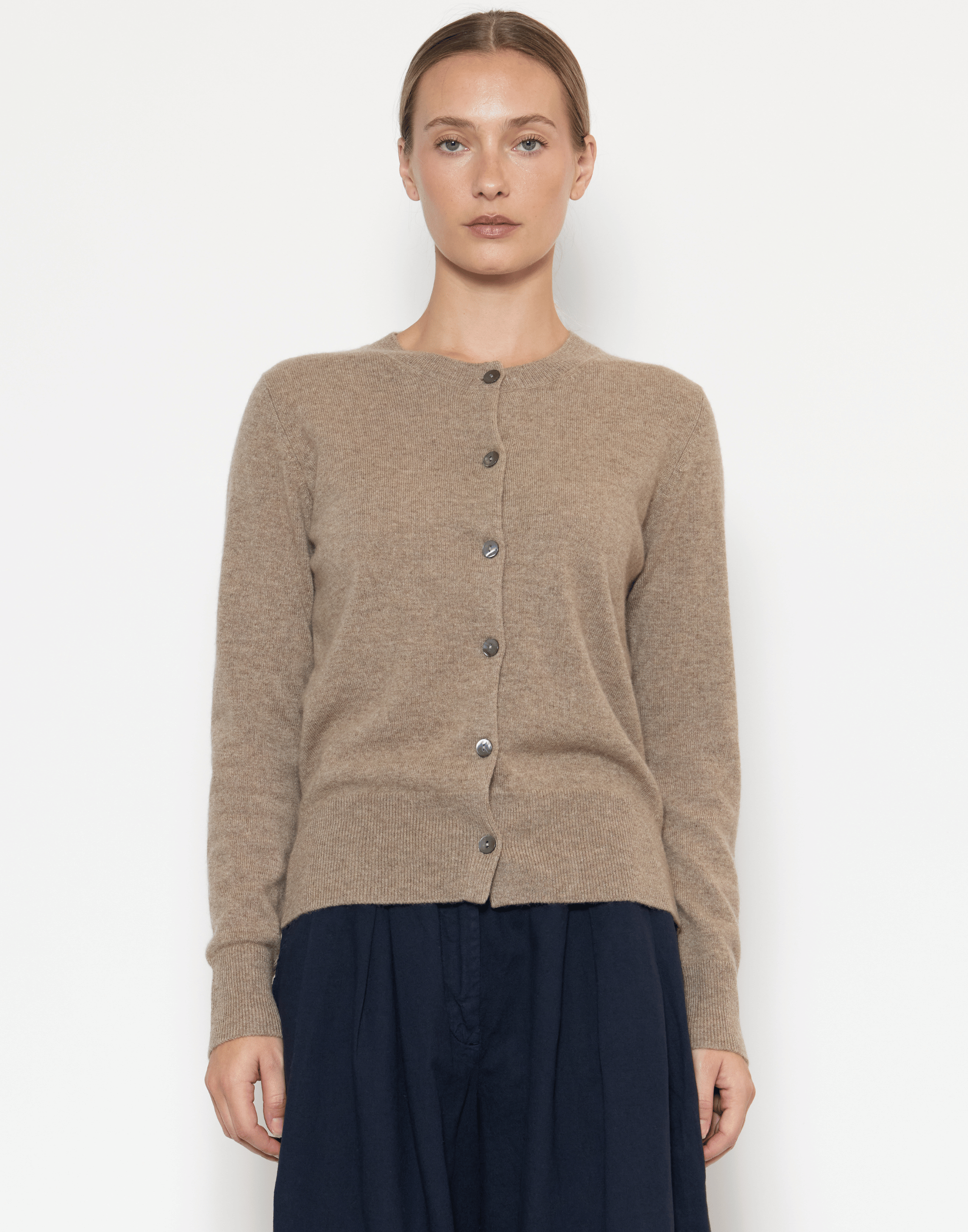 Shiitake Raw Cashmere Crew Neck Cardigan