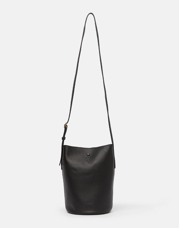 yu-mei-black-leather-phoebe-bucket-bag.jpeg