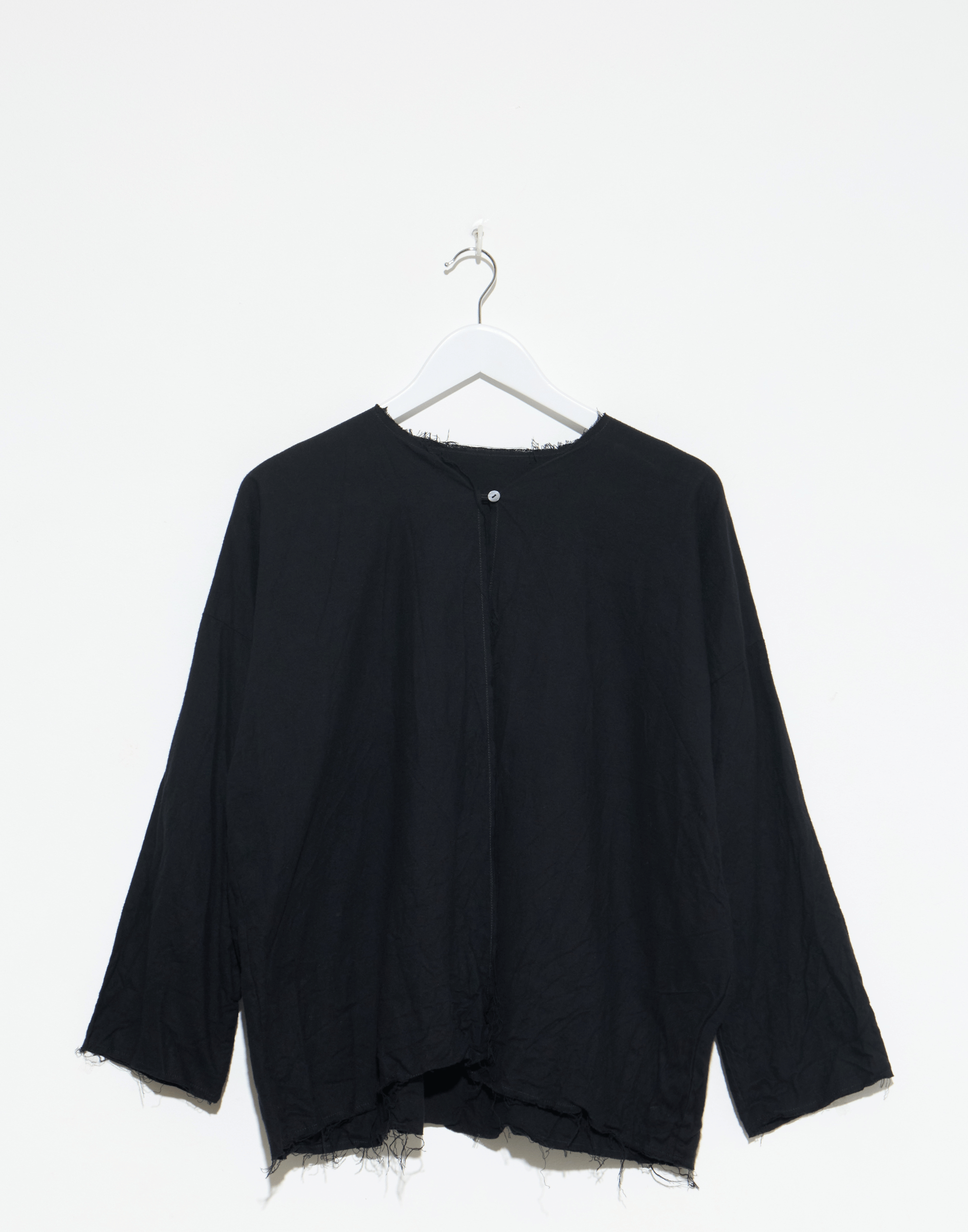 scha-black-cotton-flannel-open-front-top.jpeg