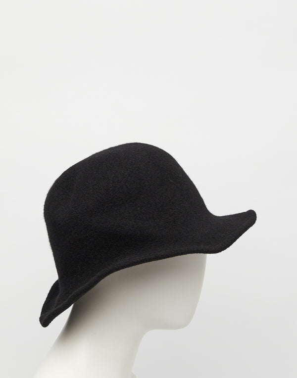 Black Traveller + Felt Hat