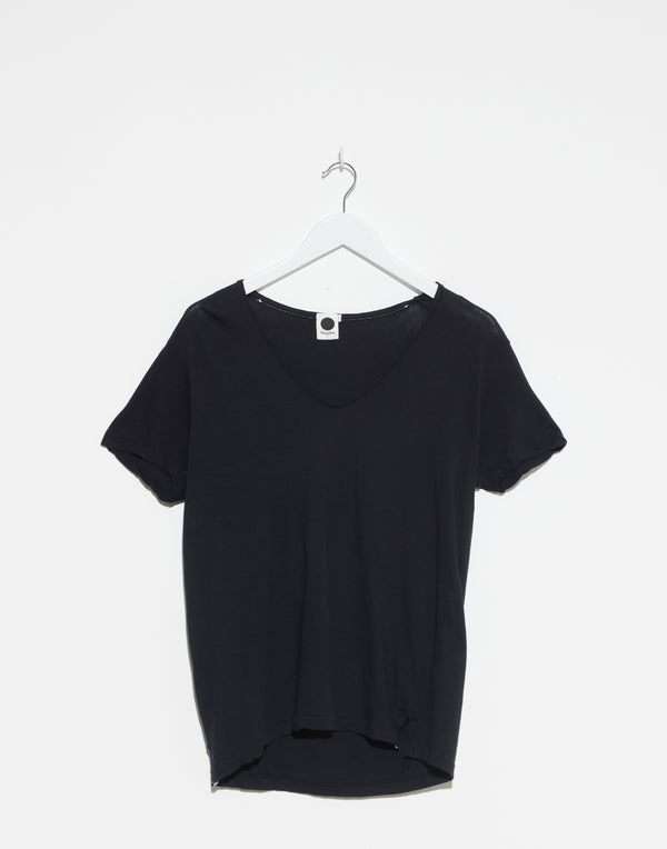 bassike-black-cotton-regular-v-neck-t-shirt.jpeg