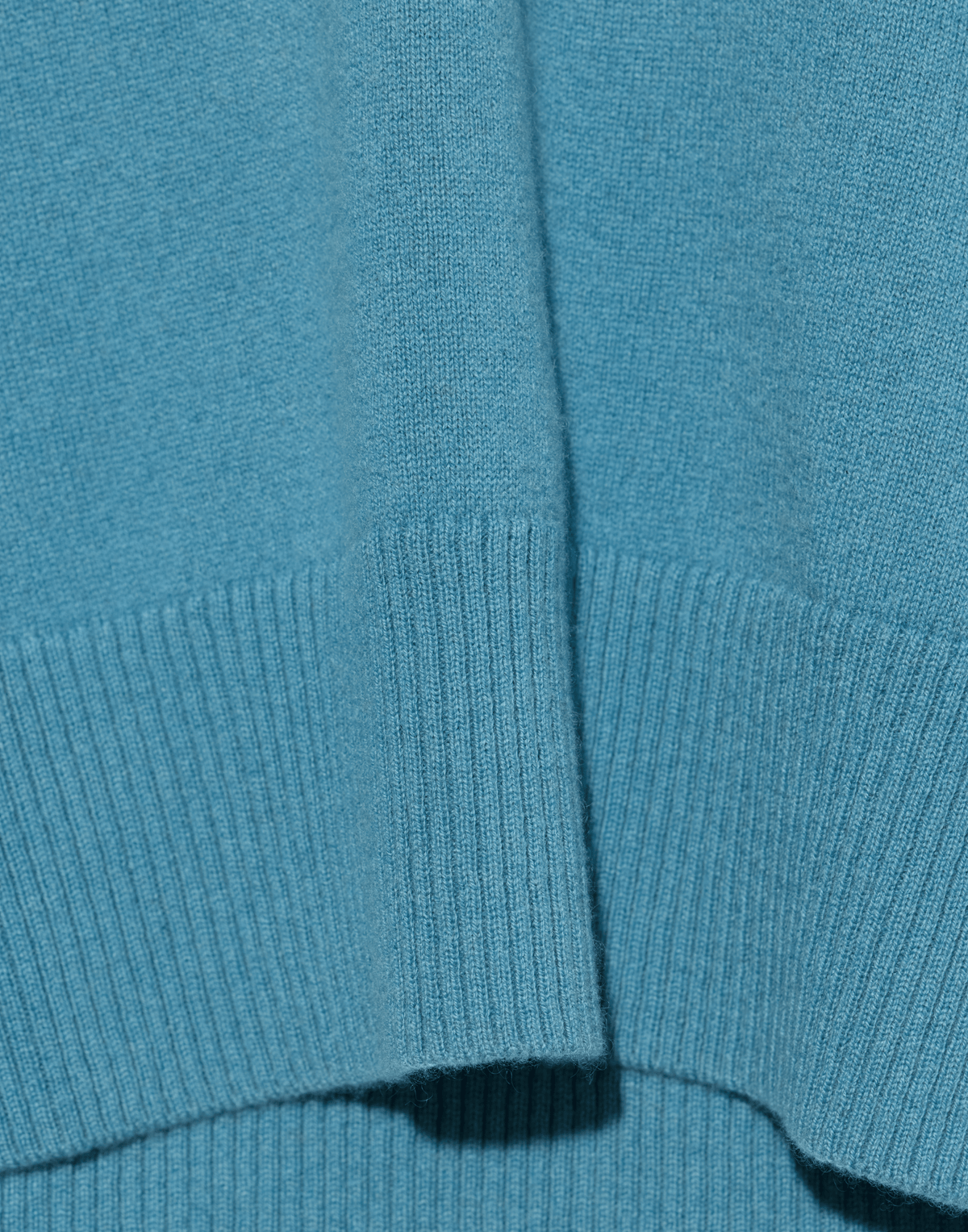 Lake Blue Cashmere Essential V Neck Pullover