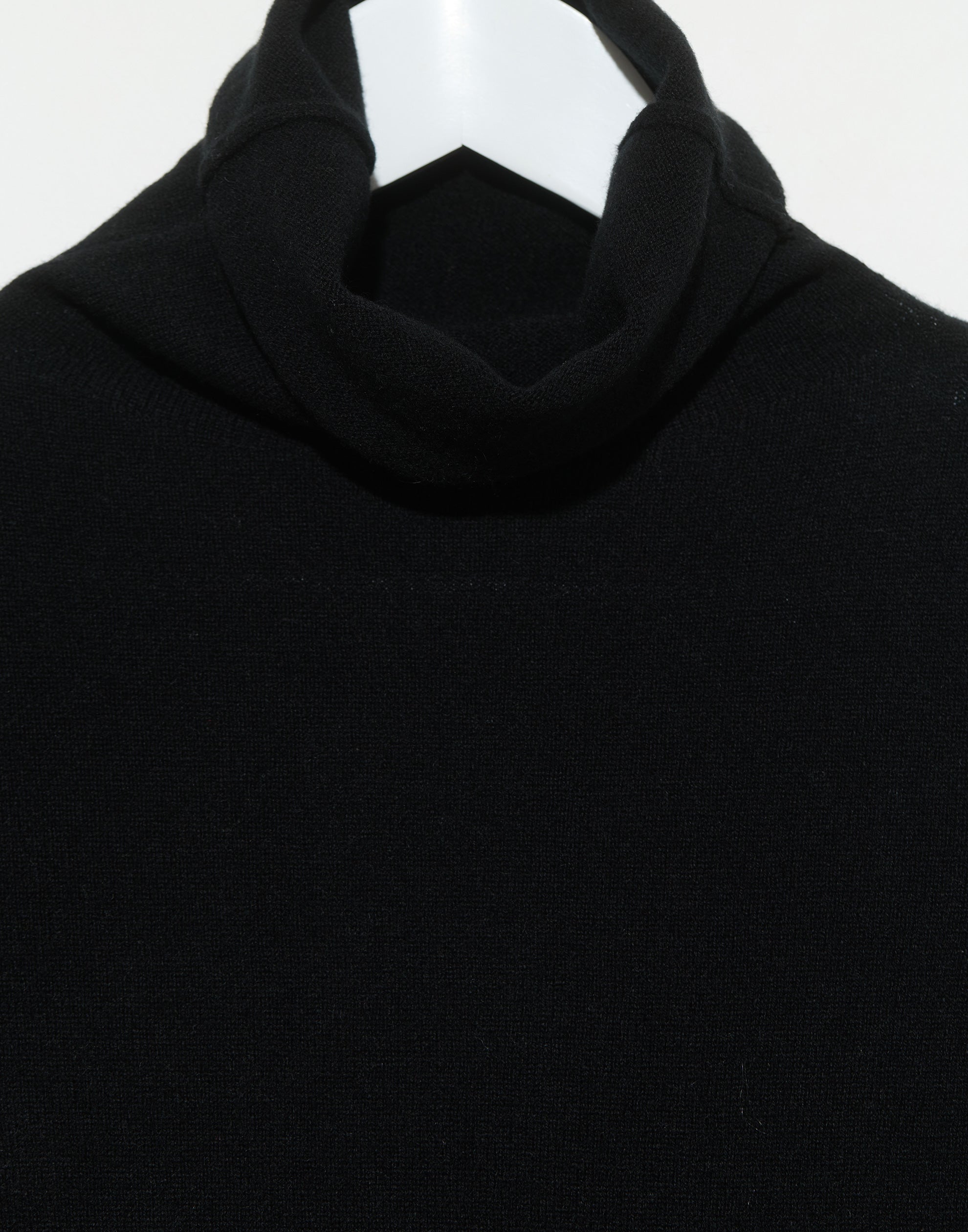 Black Cashmere Rollneck Pullover