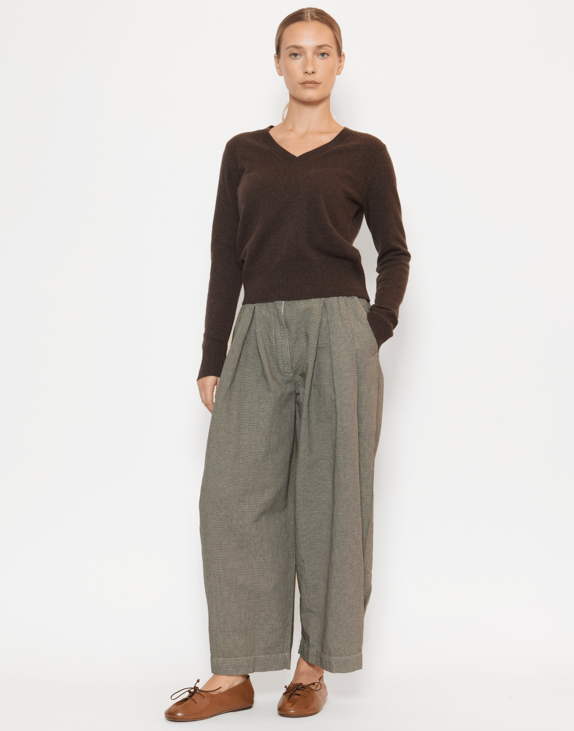 Chocolate Cashmere Essential V Neck Pullover