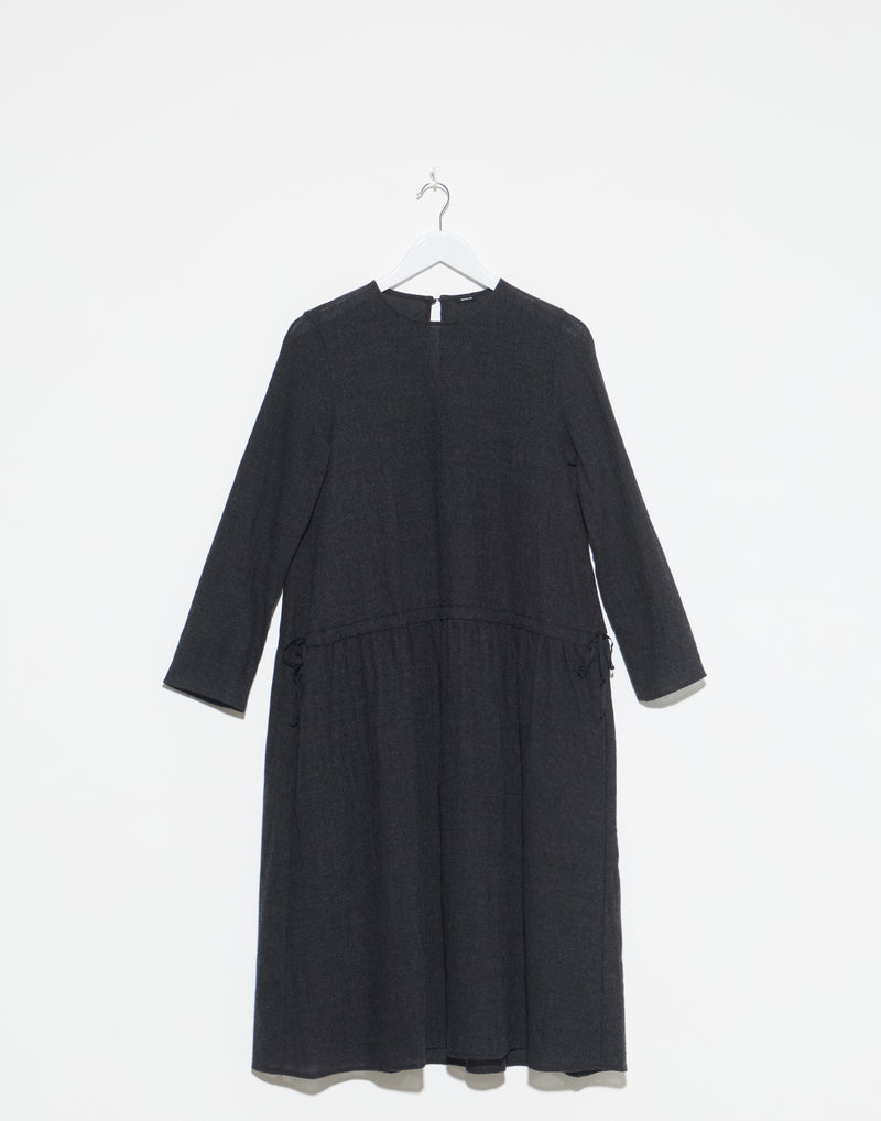 apuntob-anthracite-grey-wool-dress.jpeg