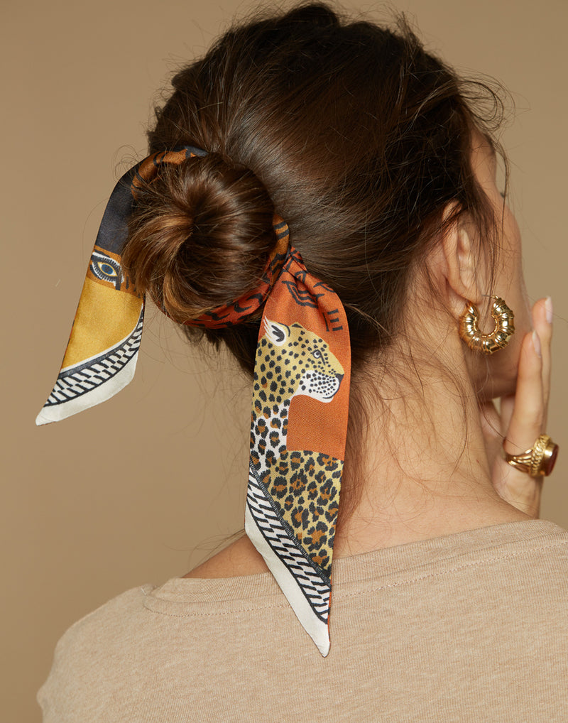 inoui-editions-orange-mantra-silk-tie.jpeg