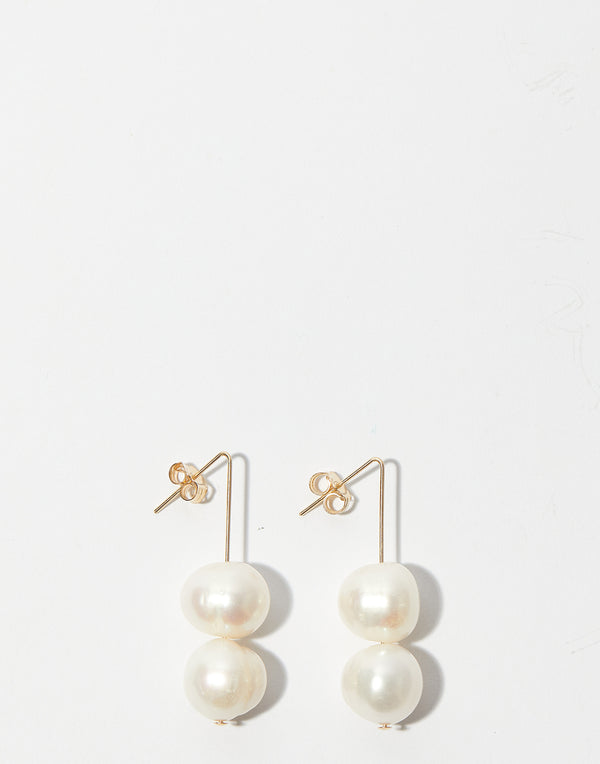 vermeer-studio-freshwater-pearl-gold-henri-earrings.jpeg