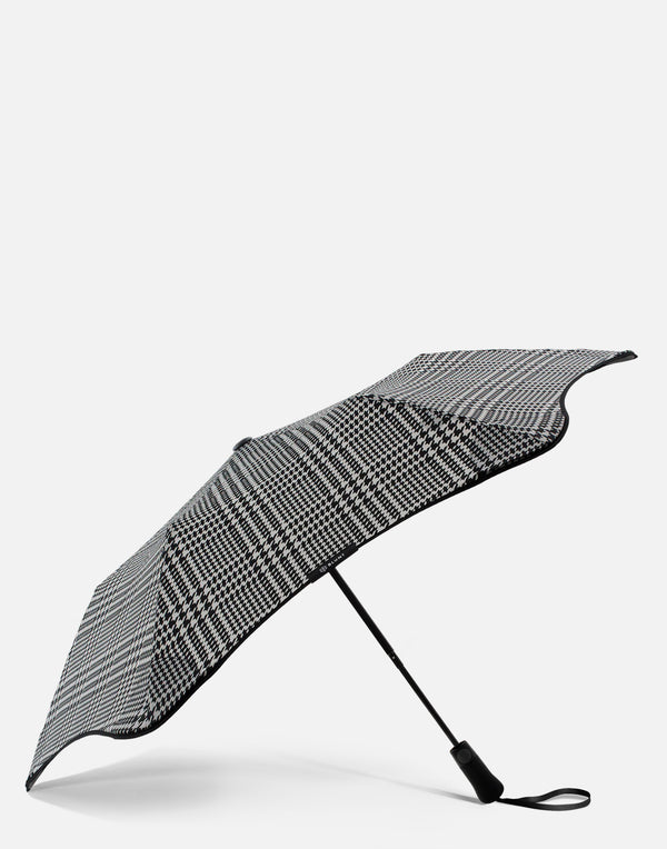 blunt-houndstooth-metro-umbrella.jpeg