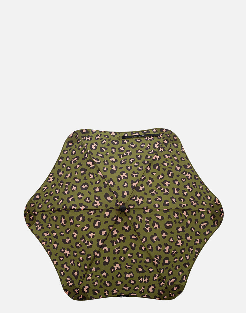 blunt-leopard-jungle-metro-umbrella.jpeg